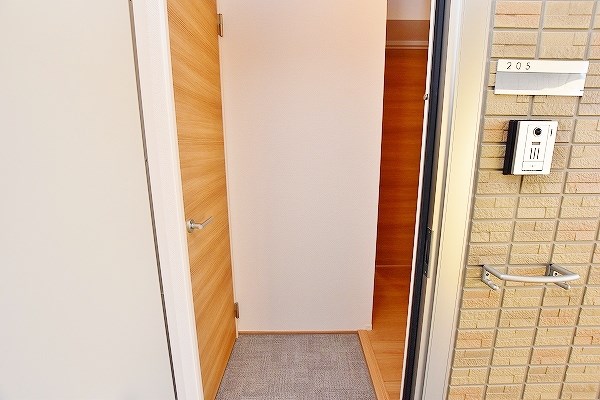 ヴェラ下富野 玄関