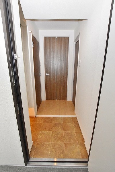 エンラージ・タワー 玄関