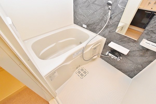 エンラージ・タワー 風呂画像