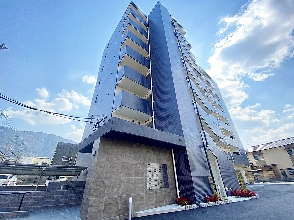 エンラージ・タワー 706号室 外観