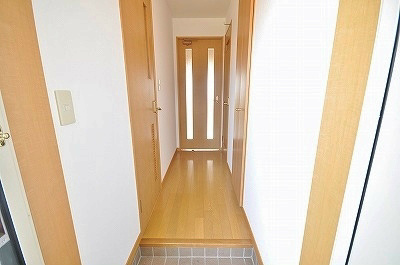 ニューシティアパートメンツ南小倉Ⅱ 玄関