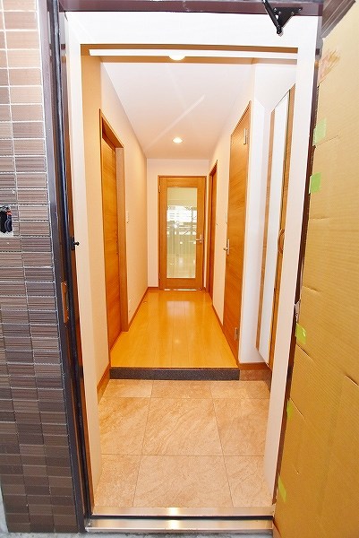 クレスト南小倉  玄関