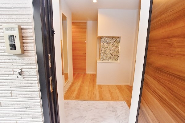 ＳｈａＭａｉｓｏｎ　Ｌｕｎａ（シャーメゾンルナ） 玄関