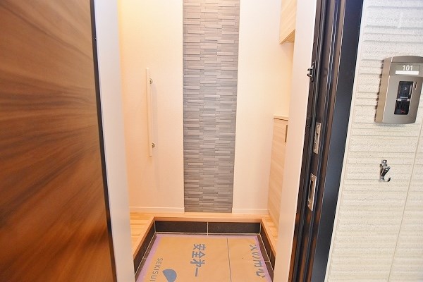 ＳｈａＭａｉｓｏｎ　Ｌｕｎａ（シャーメゾンルナ） 玄関