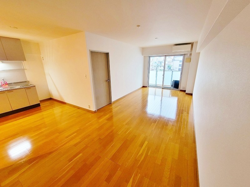 タカフジ・アパートメント  リビング