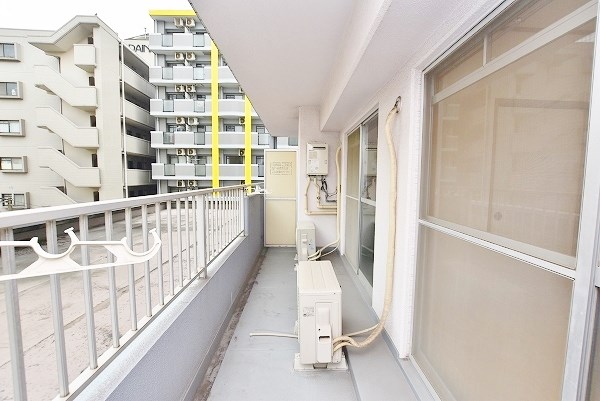 片野レジデンシャルビル ベランダ