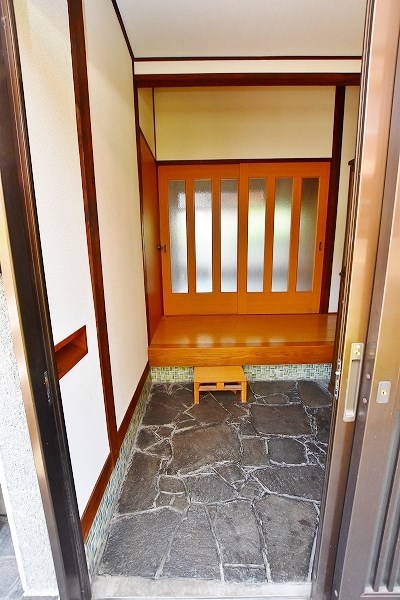 安部山公園戸建 玄関