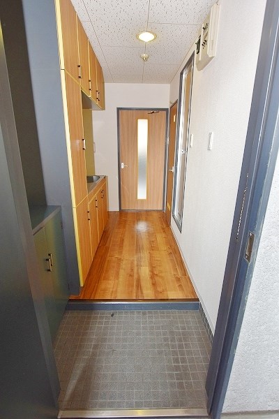 第９エルザビル 玄関