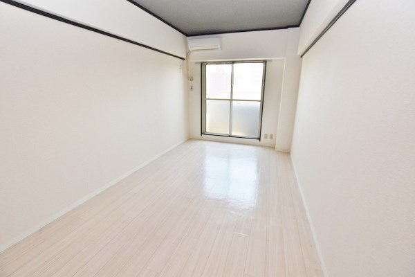 第９エルザビル リビング