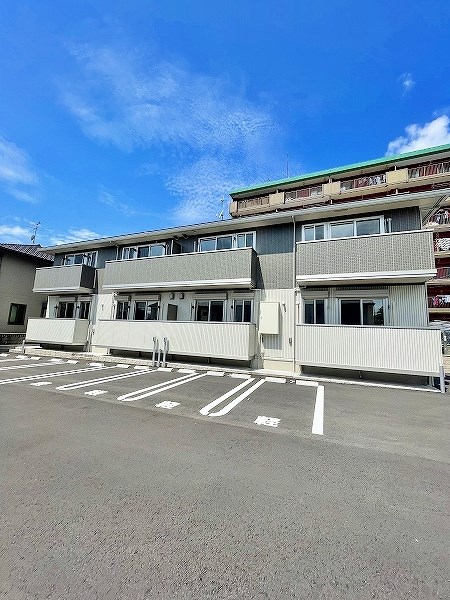 アベニール湯川 202号室 外観