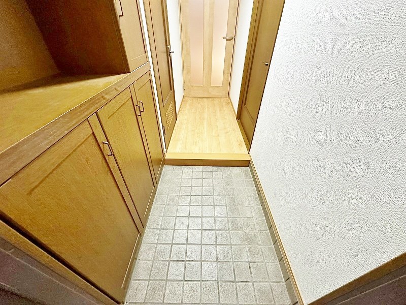 第１０岡部ビル 玄関