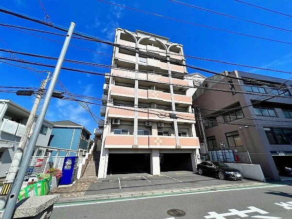 ガーデンハイツ中井 201号室 外観
