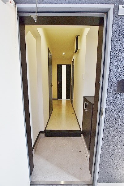 U－Basic reef 三萩野(ユー・ベーシックリーフ三萩野) 玄関