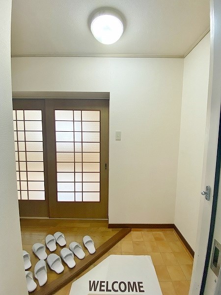 プレジデントタカヤ３ 玄関