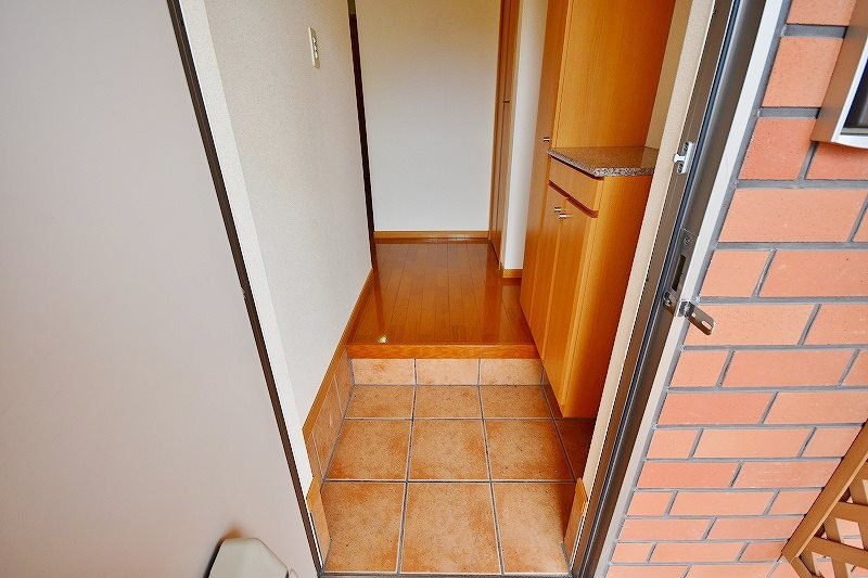 クリスマスローズⅡ 玄関