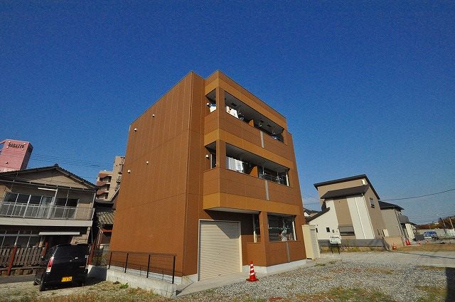 アーバンハイム福本  301号室 外観