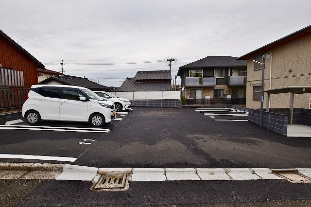 シャーメゾン華みずき 駐車場