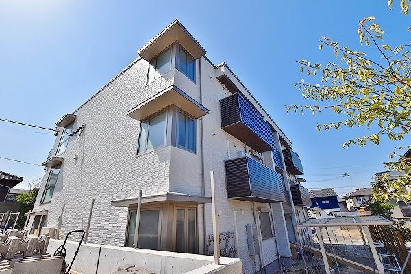 シャーメゾン・ネバーランド 204号室 外観