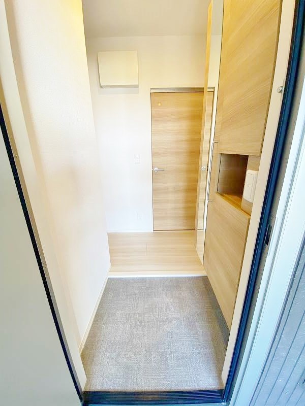 トレス若園館 玄関