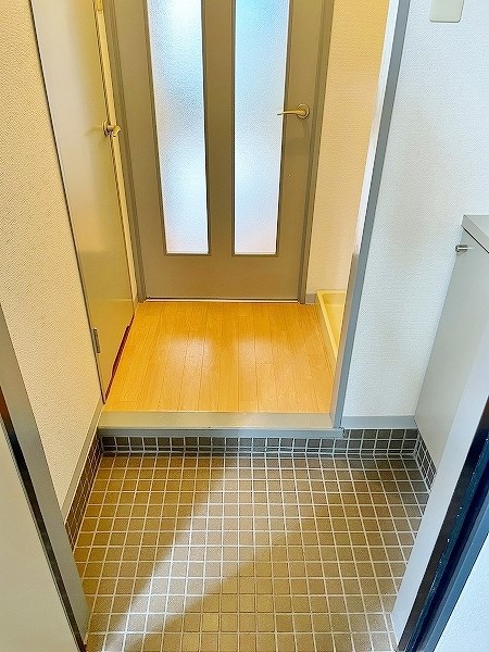 ベルガ中津口 玄関