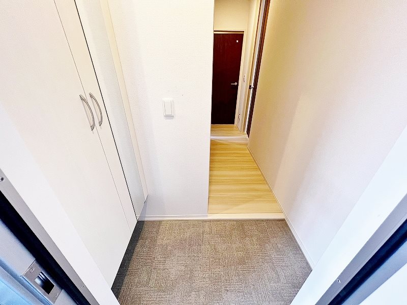 D-room柳町 玄関