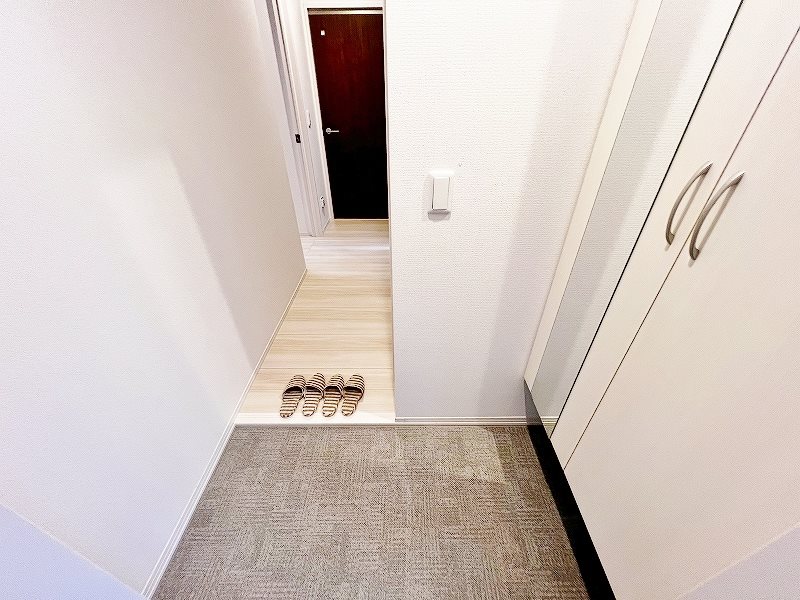 D-room柳町 玄関