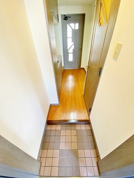 ニューサンリバー７番館 玄関