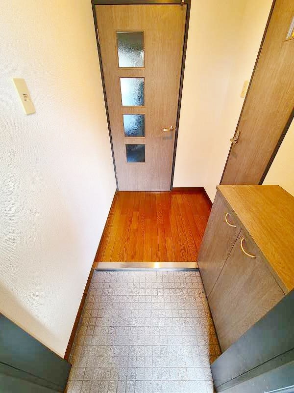 ロイヤルエレガンス  玄関