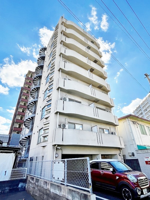 アヴィニール吉野  402号室 外観