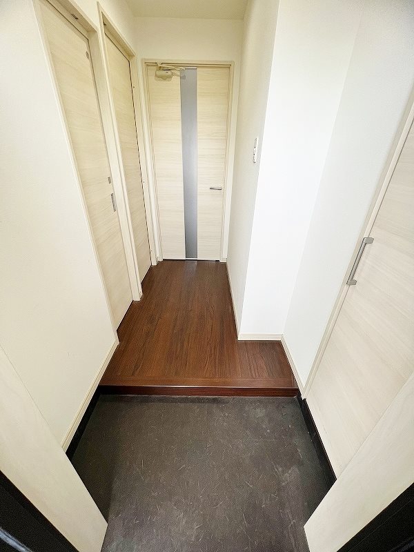 Studie TOBIHATA (スタディ飛幡)   玄関