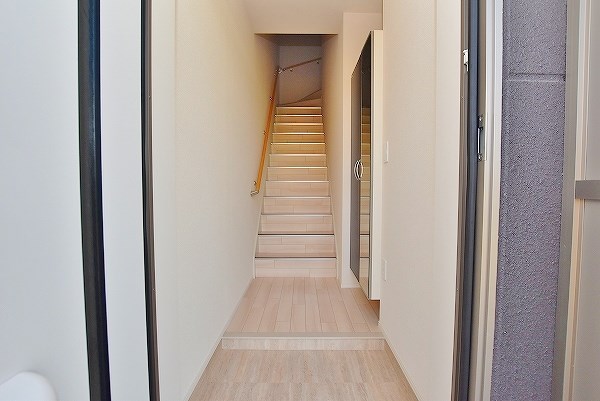 ヴェルジュ菅原 玄関