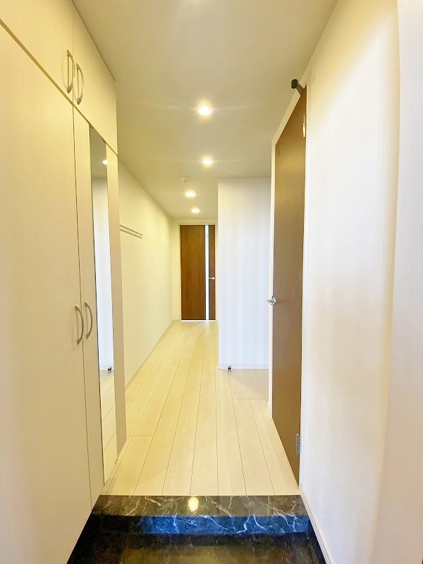 ギャラン貴船 玄関