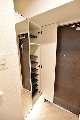 アクシオ北九州 玄関