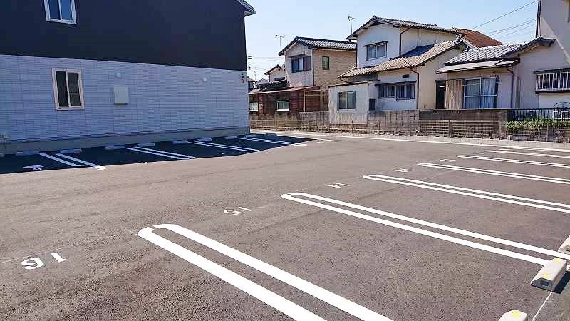 セジュール横代 駐車場