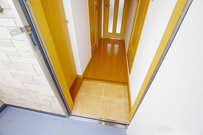 アヴィリオ 玄関