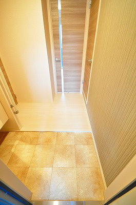 トレス城野館 玄関