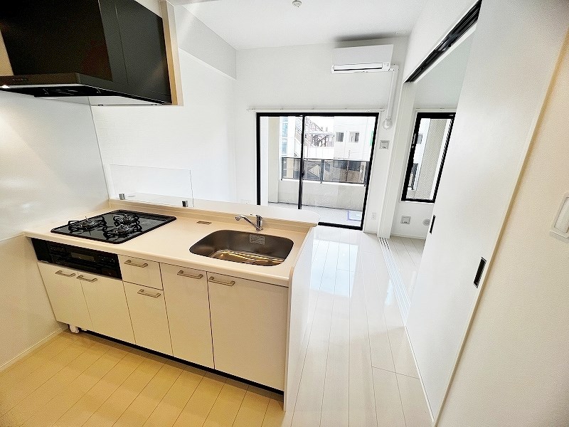 REGARIA MIHAGINO CENTER MARKS（レガリア三萩野センターマークス） リビング