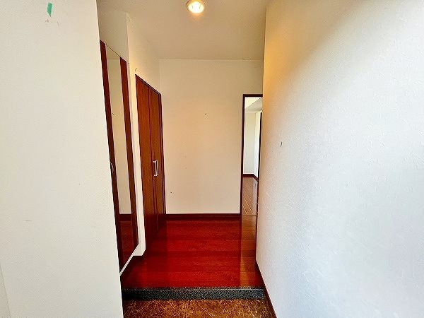 ファミール守恒 玄関