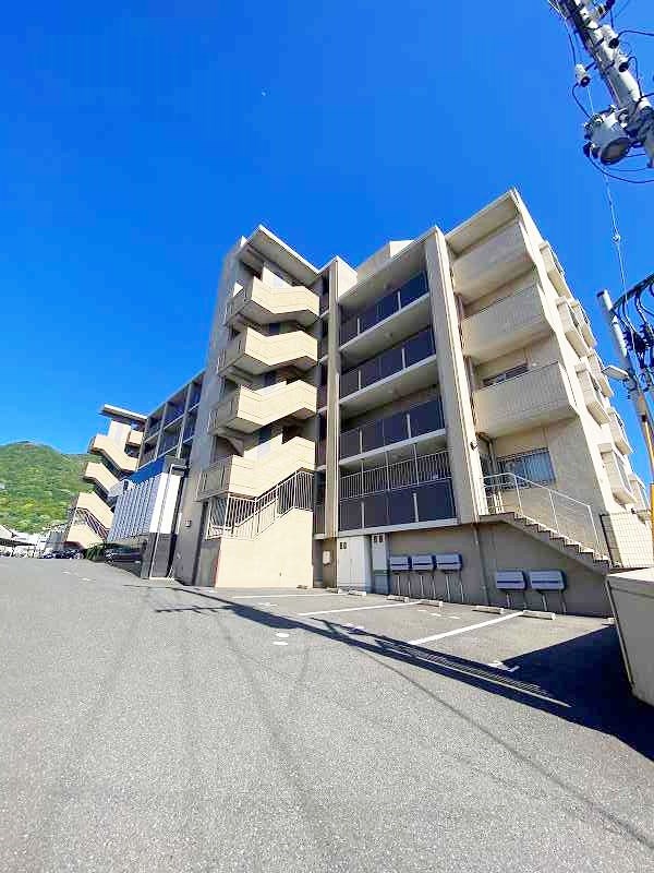 アクシオ足立 204号室 外観