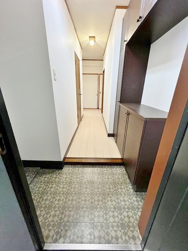 フジエホワイトローザ熊谷 玄関