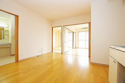 グローリー足立 リビング