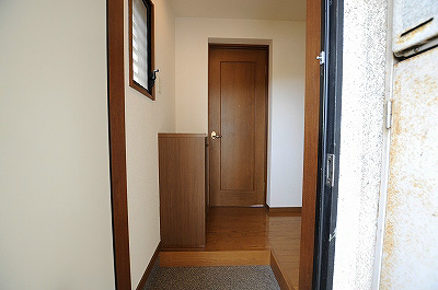 かでんハイツ 玄関