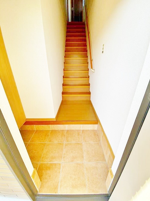 ユニメゾン葛原B 玄関