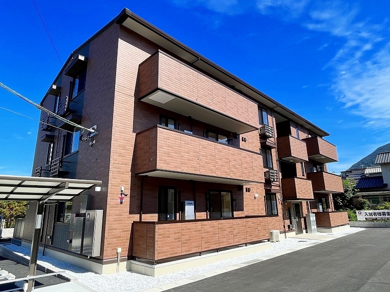 アヴニール藤松 303号室 外観