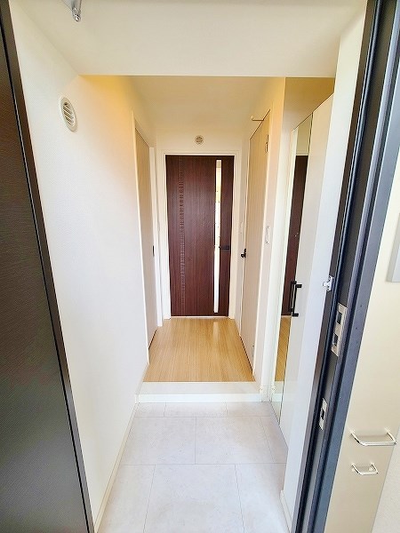 グランヒルズ三萩野 玄関