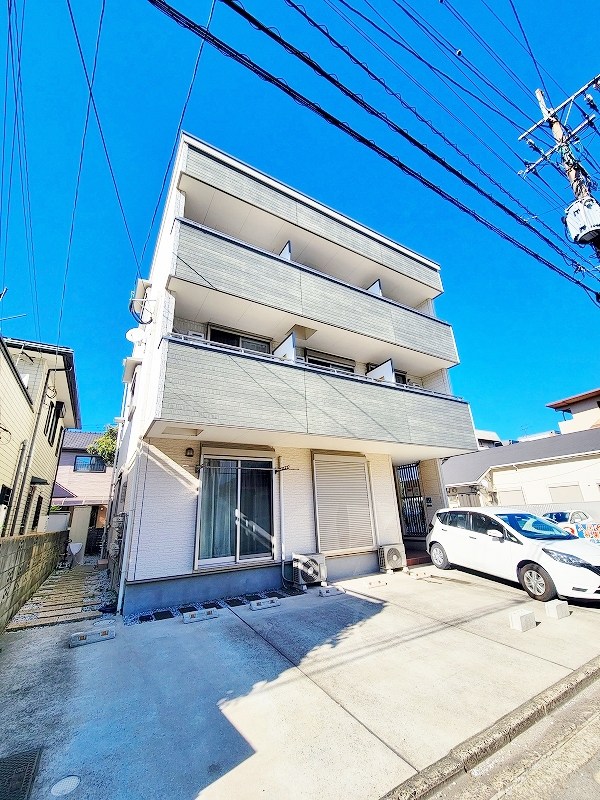 カーサナーシサス 302号室 外観