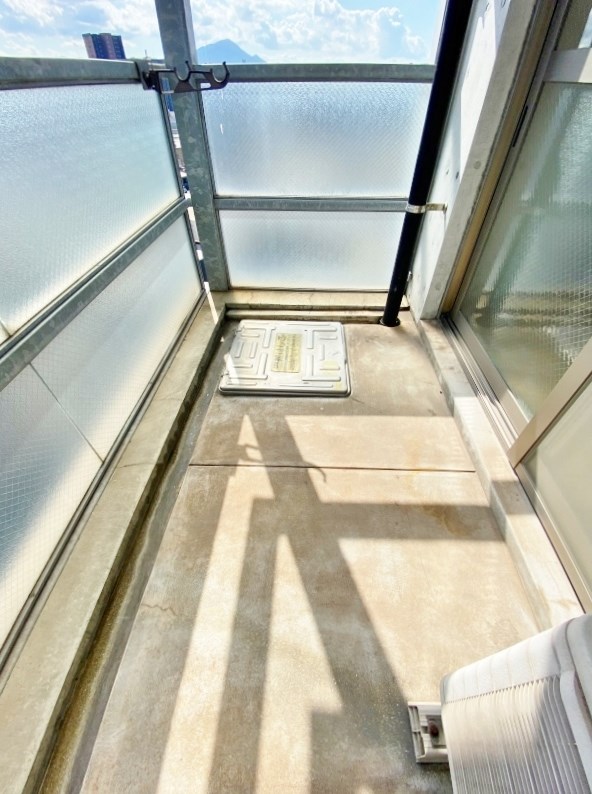 ベーシックビル ベランダ