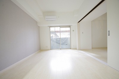 ERIOS COURT 中津口（エリオスコート中津口） リビング