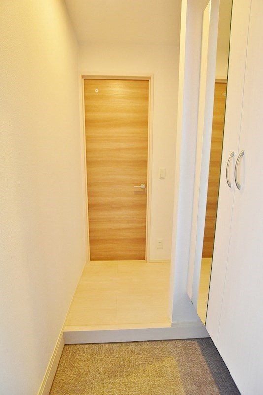 ザ・レジデンスBonjono East（ザ・レジデンスボンジョーノ　イースト) 玄関