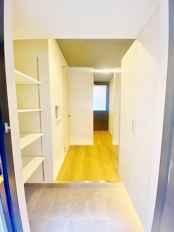 オーヴィジョンQULAS小倉金田(オーヴィジョンクラス小倉金田) 玄関